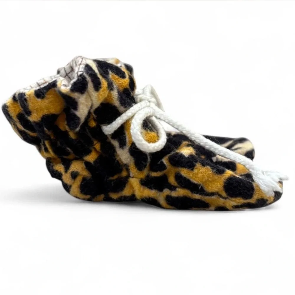 Vintage Leopard/Cheetah Print Baby Booties w/ White Laces Size Newborn